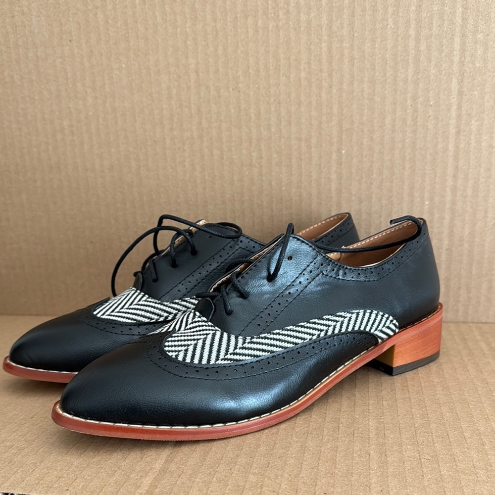 NWOT Black and White Women’s Oxford Shoes